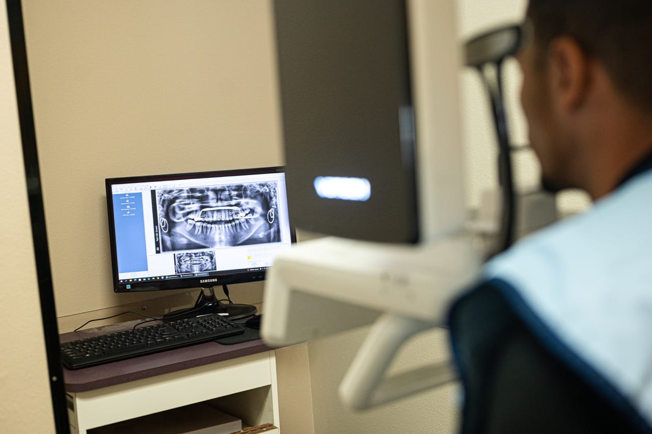 Dentist Near Me Open Saturday in Santa Clarita